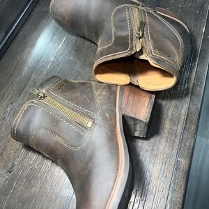 Clarks Brown Ankle Boots with Gold Zipper